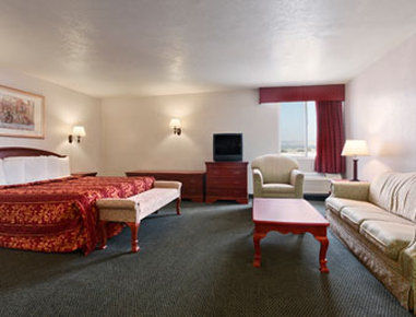 Days Inn & Suites By Wyndham Фуллертон Екстер'єр фото